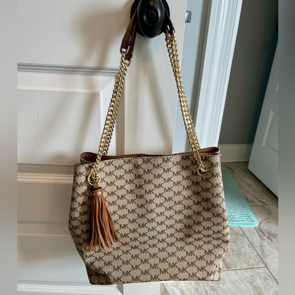 NWOT Authentic Michael Kors Large Jet Set Chain Shoulder Tote - Natural/acorn